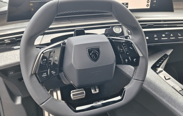 peugeot-5008-hybrid-145ch-gt-e-dcs6 - 1021364713