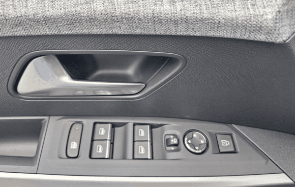 peugeot-5008-hybrid-145ch-gt-e-dcs6 - 1021424713