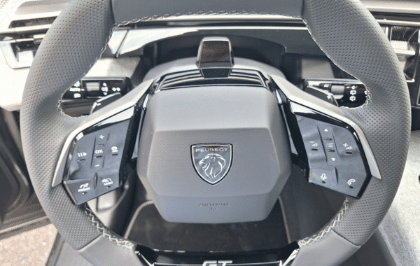 peugeot-5008-hybrid-145ch-gt-e-dcs6 - 1021424713