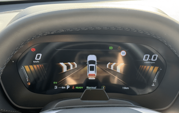 mg-motor-zs-1-5-hybrid-197ch-luxury - 1024284713