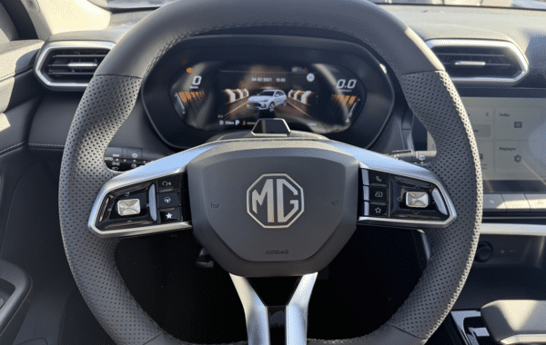 mg-motor-zs-1-5-hybrid-197ch-luxury - 1024284713