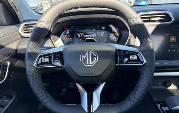 mg-motor-zs-1-5-hybrid-197ch-luxury - 1024434713