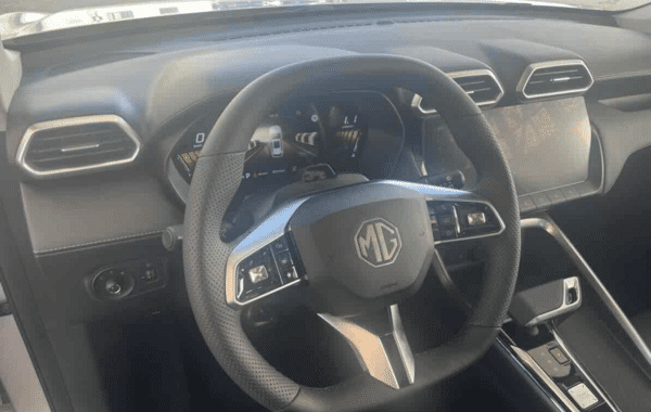 mg-motor-zs-1-5-hybrid-197ch-luxury - 1024474713