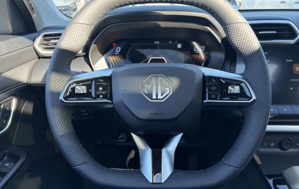mg-motor-zs-1-5-hybrid-197ch-luxury - 1024504713