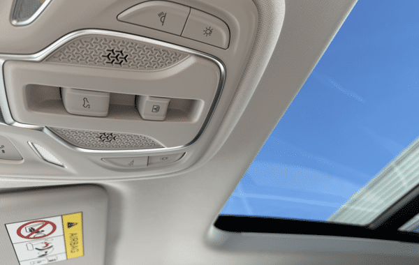 mg-motor-zs-1-5-hybrid-197ch-luxury - 1024534713