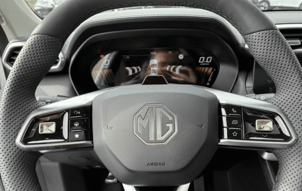 mg-motor-zs-1-5-hybrid-197ch-luxury - 1024604713