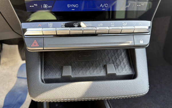 renault-scenic-v-e-tech-electric-170ch-techno-autonomie-confort-24 - 1024864713