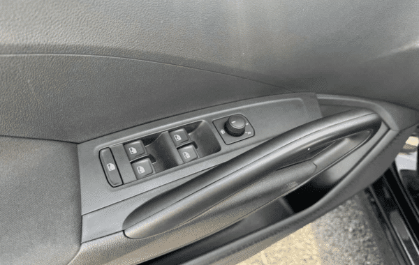 skoda-fabia-1-0-tsi-evo2-116ch-selection-dsg7 - 1025564713