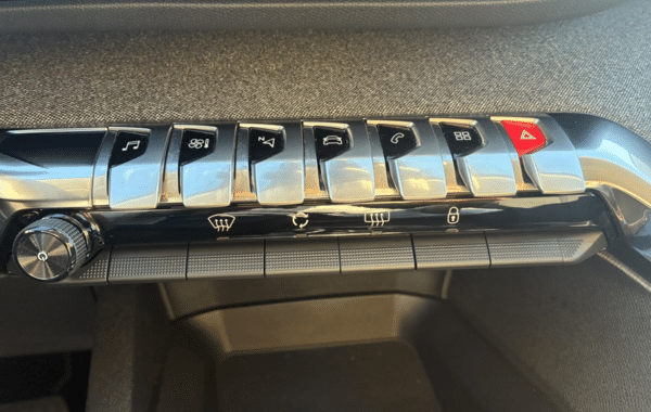 peugeot-3008-1-5-bluehdi-130ch-s-s-allure-pack-eat8 - 1025804713