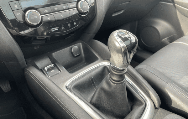 nissan-qashqai-1-6-dci-130ch-tekna - 1025864713
