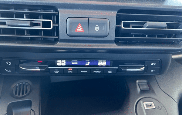 citroen-berlingo-taille-m-1-5-bluehdi-130ch-s-s-max-eat8-5-places - 1026034713