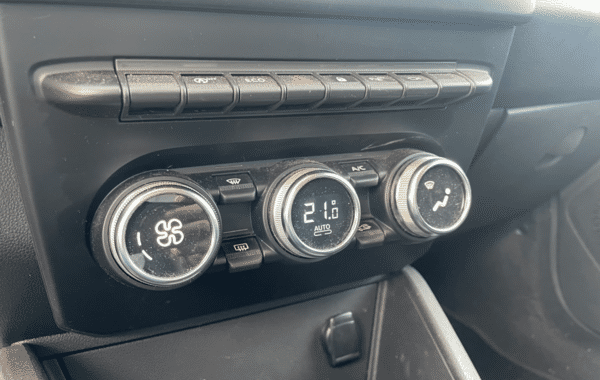 dacia-duster-1-5-blue-dci-115ch-15-ans-4x2-20 - 1026294713