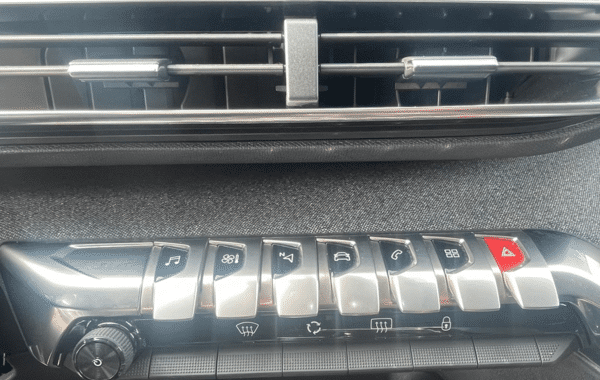 peugeot-3008-1-2-puretech-130ch-allure-s-s-eat6 - 1026464713