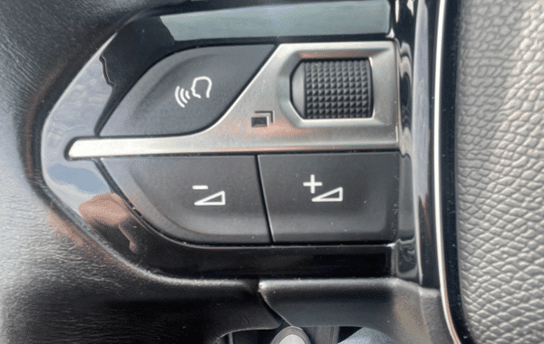 peugeot-3008-1-2-puretech-130ch-allure-s-s-eat6 - 1026464713