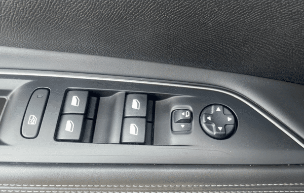peugeot-3008-1-2-puretech-130ch-allure-s-s-eat6 - 1026464713