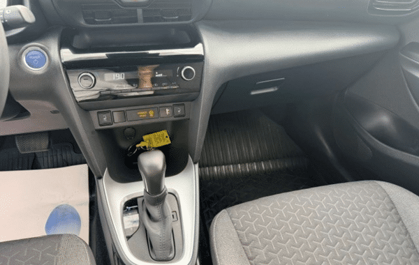 toyota-yaris-cross-116h-design-my21 - 1026504713