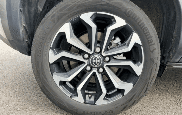 toyota-yaris-cross-116h-design-my21 - 1026504713