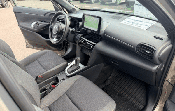 toyota-yaris-cross-116h-design-my21 - 1026504713