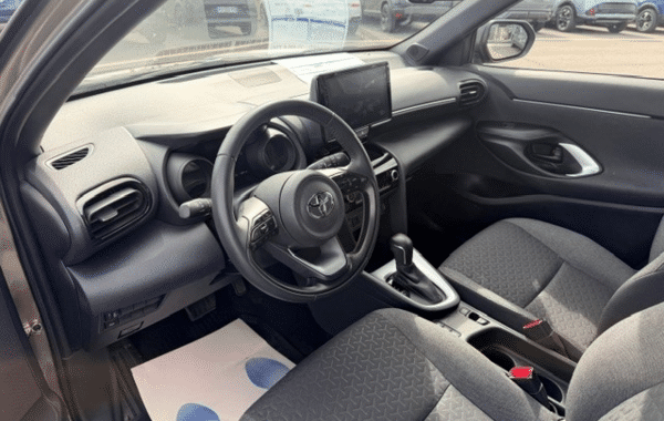 toyota-yaris-cross-116h-design-my21 - 1026504713