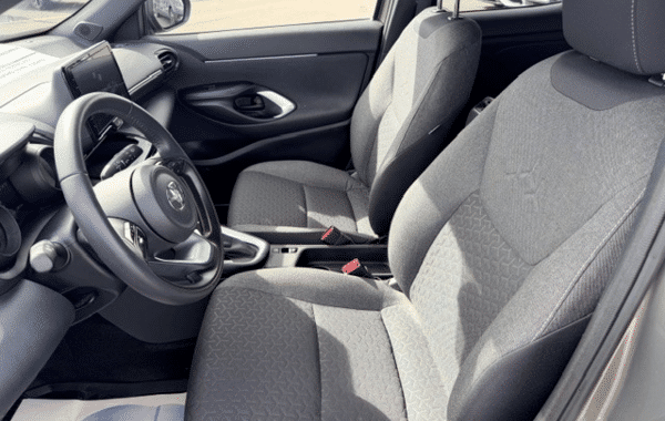 toyota-yaris-cross-116h-design-my21 - 1026504713