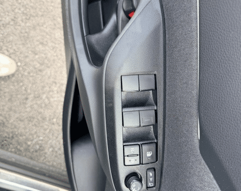 toyota-yaris-cross-116h-design-my21 - 1026504713