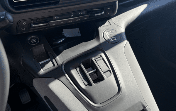 peugeot-rifter-n1-m-1-5-bluehdi-130ch-eat8-s-s-allure-5-places - 1027144713