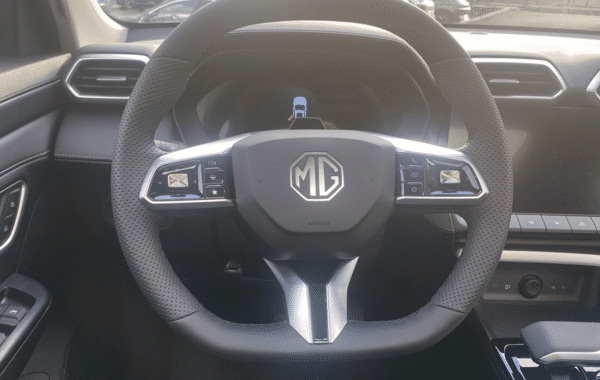 mg-motor-zs-1-5-hybrid-197ch-luxury - 1029954713