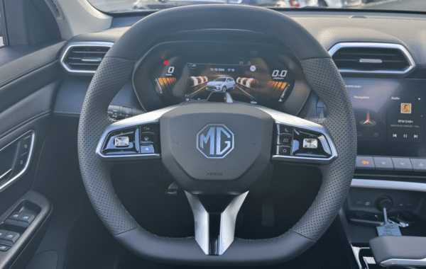 mg-motor-zs-1-5-hybrid-197ch-luxury - 1029974713
