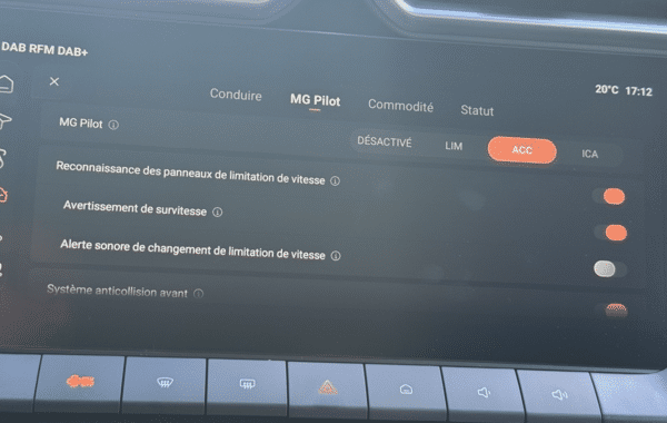 mg-motor-zs-1-5-hybrid-197ch-luxury - 1029974713