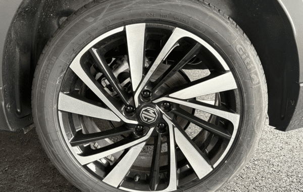 mg-motor-zs-1-5-hybrid-197ch-luxury - 1029984713