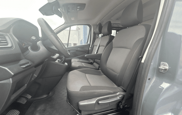renault-trafic-iii-combi-l2-2-0-blue-dci-150ch-s-s-zen-9-places - 1031584713