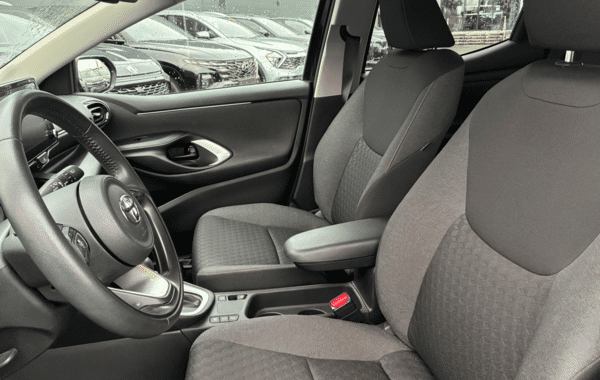 toyota-yaris-116h-design-5p-my22 - 1032364713