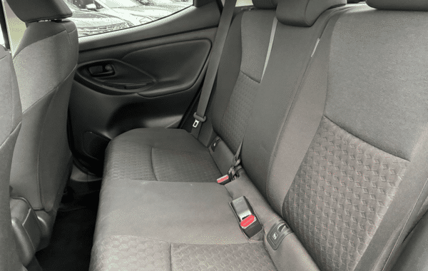 toyota-yaris-116h-design-5p-my22 - 1032364713