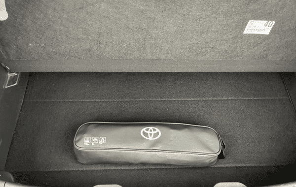 toyota-yaris-116h-design-5p-my22 - 1032364713