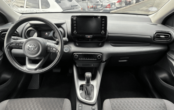 toyota-yaris-116h-design-5p-my22 - 1032364713