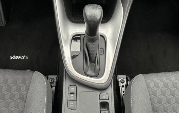 toyota-yaris-116h-design-5p-my22 - 1032364713