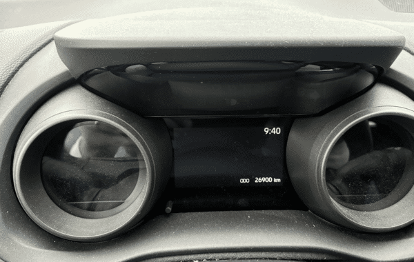 toyota-yaris-116h-design-5p-my22 - 1032364713