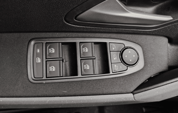 dacia-duster-1-2-hybrid-g-150ch-journey-4x4 - 1032424713