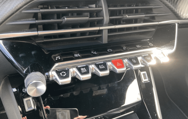 peugeot-2008-1-5-bluehdi-130ch-s-s-allure-eat8 - 1033064713