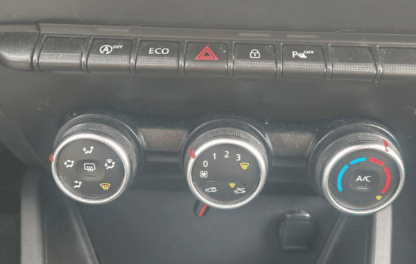 dacia-duster-1-5-dci-110ch-confort-4x2 - 1034604713