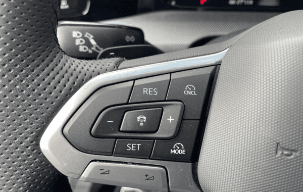 volkswagen-golf-viii-2-0-tdi-150ch-r-line-dsg7 - 1035524713