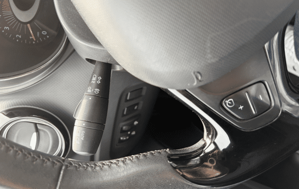 renault-captur-1-5-dci-90ch-stop-start-energy-intens-eco2 - 1036334713
