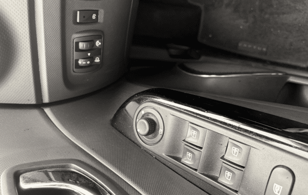 renault-captur-1-5-dci-90ch-stop-start-energy-intens-eco2 - 1036334713