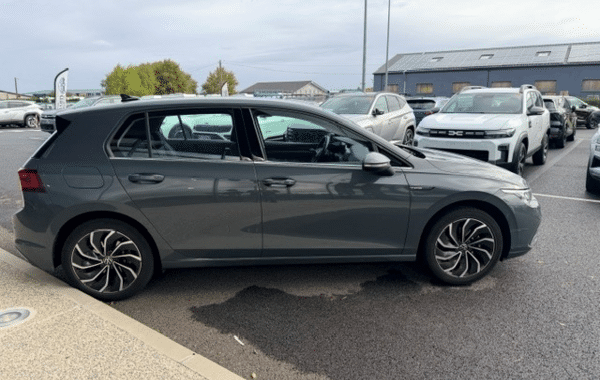 volkswagen-golf-viii-1-5-etsi-opf-150ch-life-1st-dsg7 - 1036644713