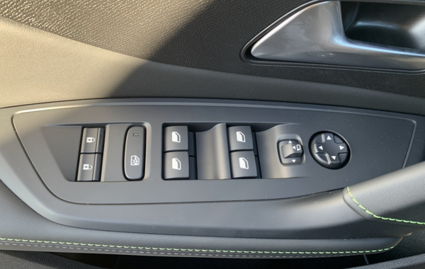 peugeot-308-1-2-puretech-130ch-s-s-gt-eat8 - 675774713