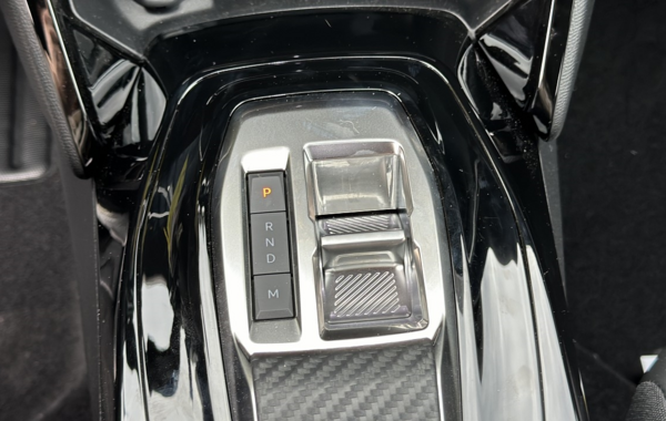 peugeot-2008-1-2-puretech-130ch-s-s-allure-eat8 - 699514713