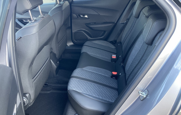 peugeot-2008-1-2-puretech-130ch-s-s-allure-eat8 - 705964713