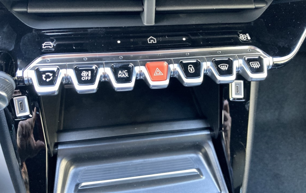 peugeot-2008-1-2-puretech-130ch-s-s-allure-eat8 - 705964713
