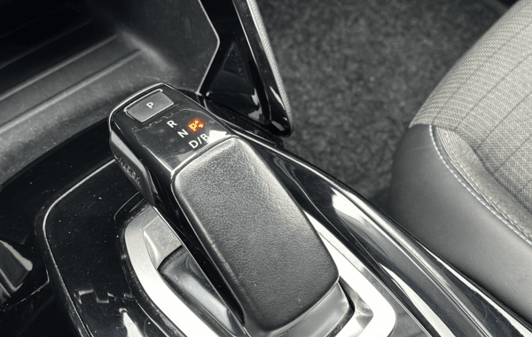 peugeot-2008-e-2008-136ch-allure-pack - 707754713