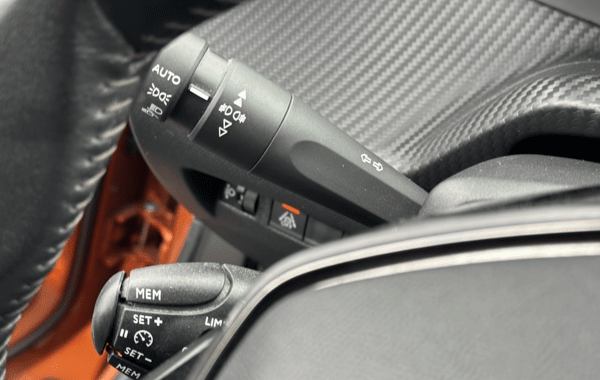 peugeot-2008-e-2008-136ch-allure-pack - 707754713